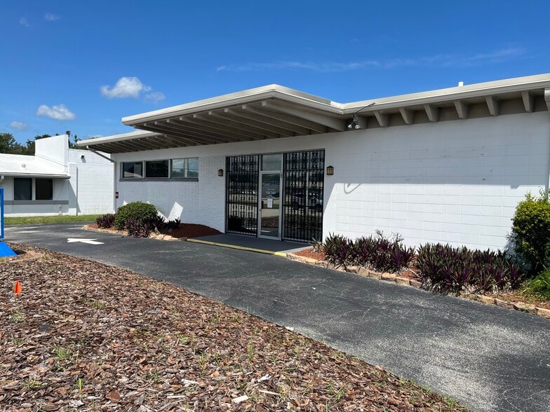 1020 Mason Ave, Daytona Beach, FL for lease - Building Photo - Image 2 of 26