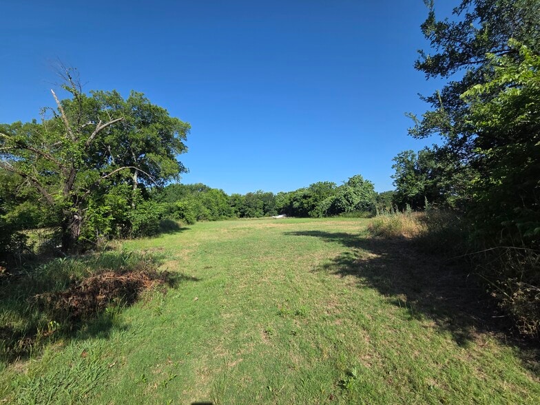 531 N Main St, Joshua, TX à vendre - Photo du bâtiment - Image 2 de 16