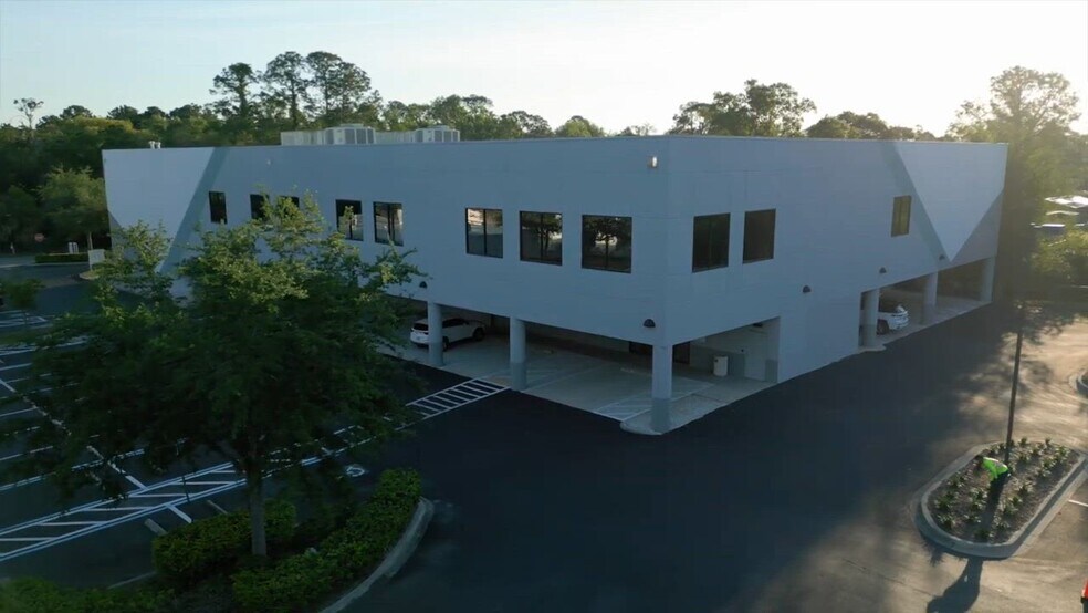 6138 Kennerly Rd, Jacksonville, FL à louer - Vidéo sur l’inscription commerciale - Image 2 de 5