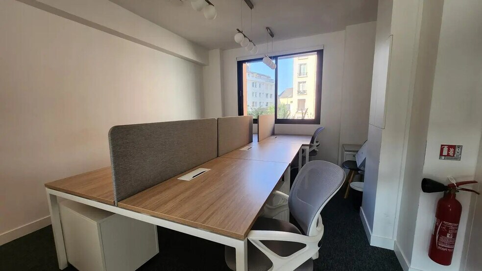 Office in Courbevoie for lease - Building Photo - Image 2 of 9