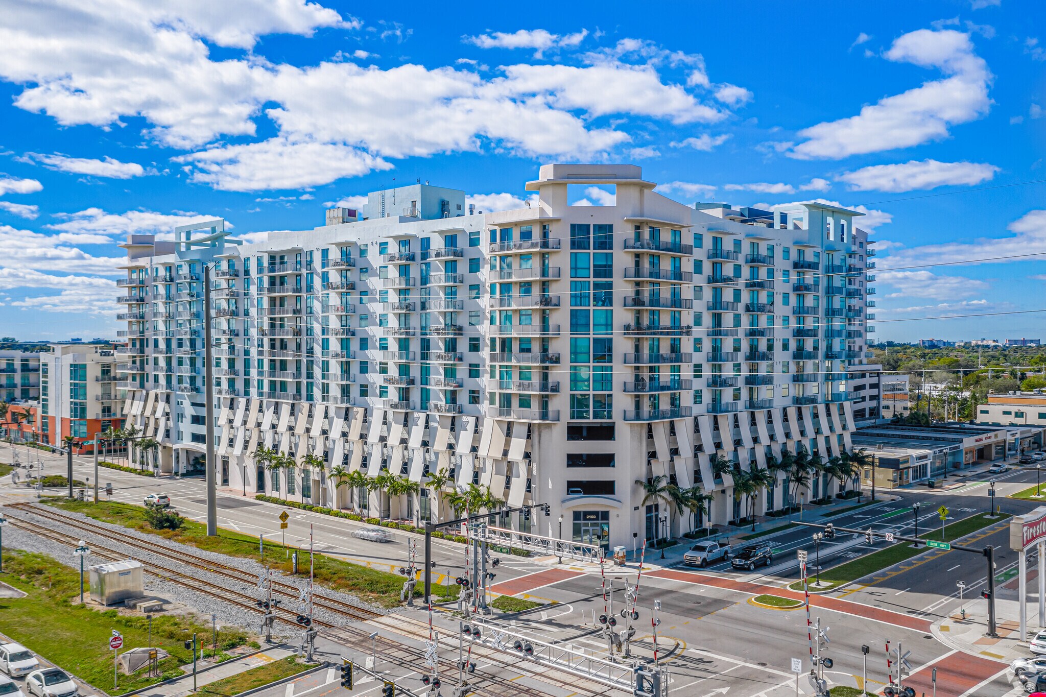 2100-2116 Hollywood Blvd, Hollywood, FL à louer Photo principale- Image 1 de 5