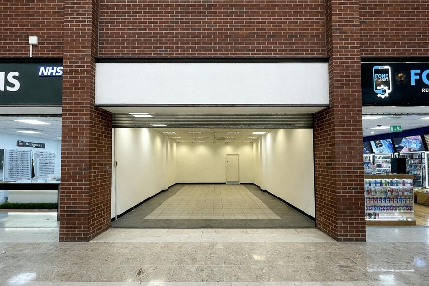 Railway Rd, Blackburn for lease - Building Photo - Image 1 of 2