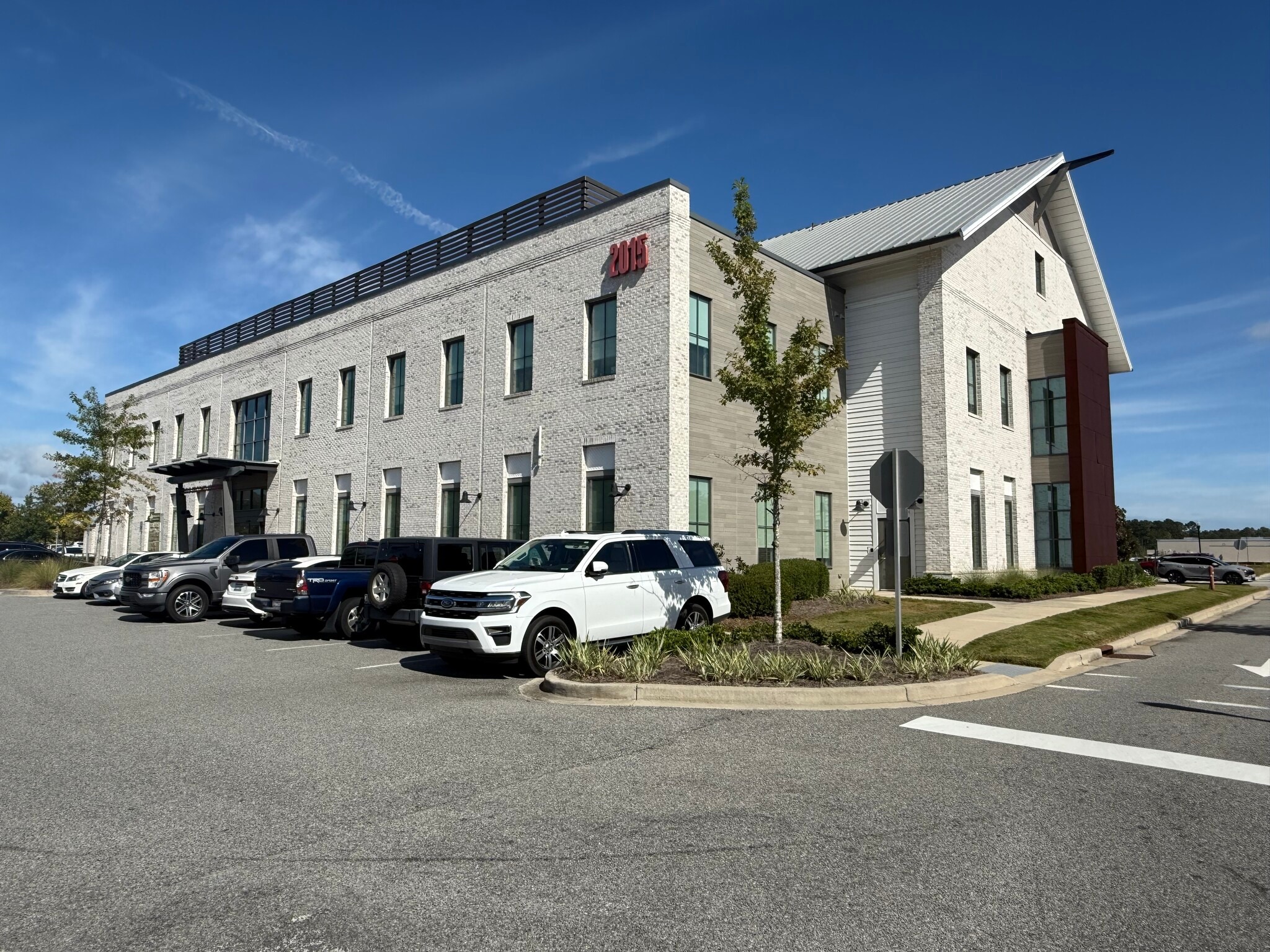 2015 2nd Ave, Summerville, SC for lease Primary Photo- Image 1 of 43