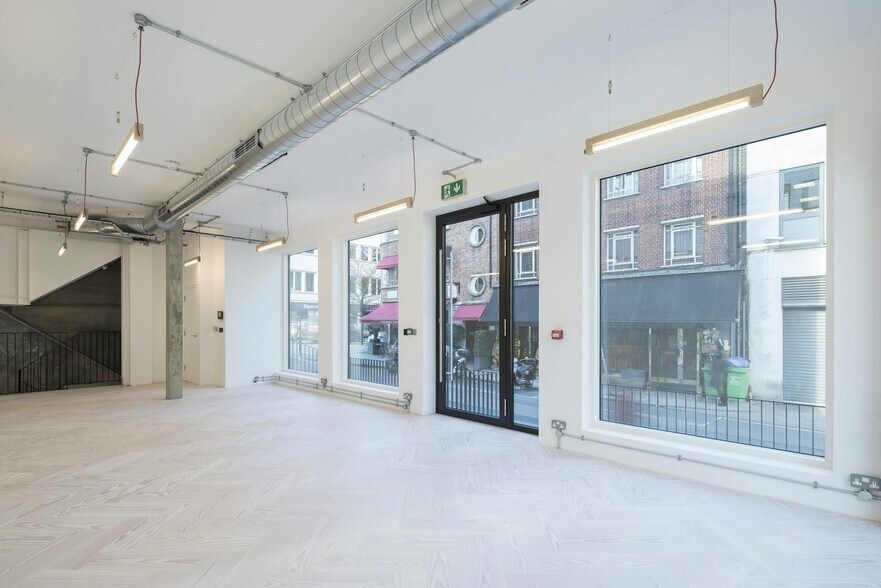 27-29 Whitfield St, Londres à louer - Photo du bâtiment - Image 3 de 24