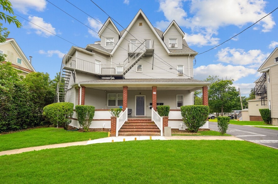 402 2nd Ave, Long Branch, NJ à vendre - Photo du bâtiment - Image 1 de 34