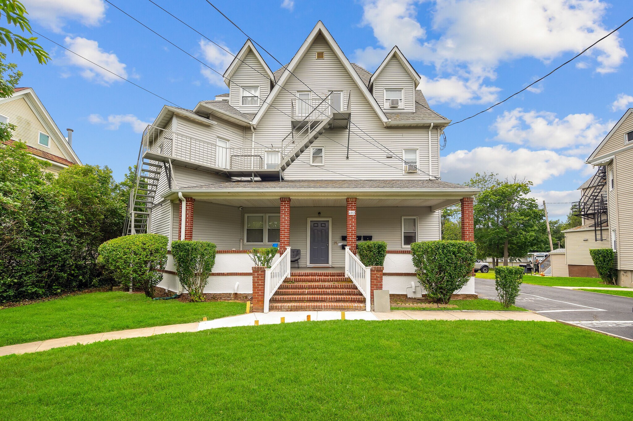 402 2nd Ave, Long Branch, NJ à vendre Photo du bâtiment- Image 1 de 35