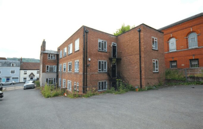 10-11 Easton St, High Wycombe à vendre - Photo du bâtiment - Image 2 de 12