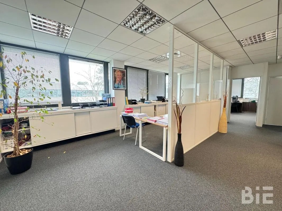 Office in Pessac for lease Interior Photo- Image 1 of 5