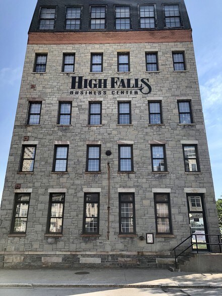 250 Mill St, Rochester, NY à louer - Photo du bâtiment - Image 3 de 5