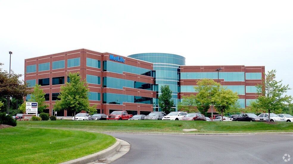 8520 Allison Pointe Blvd, Indianapolis, IN à louer - Photo du bâtiment - Image 2 de 15