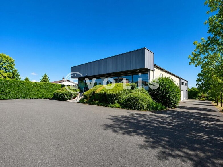 Flex in Belleville-en-Beaujolais for lease - Building Photo - Image 1 of 12