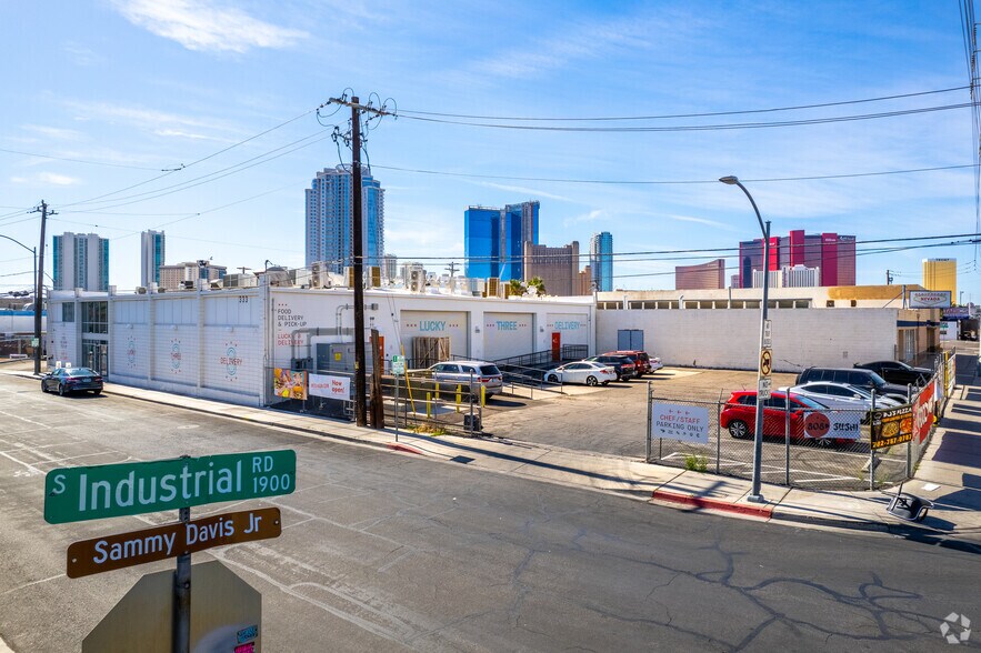 333 W Saint Louis Ave, Las Vegas, NV à louer - Photo du bâtiment - Image 2 de 11