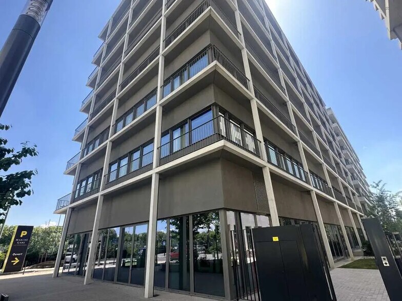 Bureau dans Lyon à vendre - Photo du bâtiment - Image 2 de 9