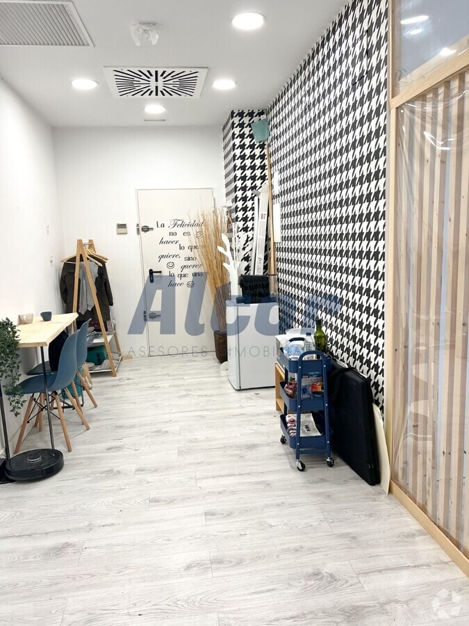 Madrid, MAD 28037 - - - Photo intérieure - Image 1 of 7