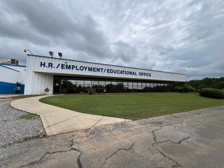 1641 Thompson Rd, Hartselle, AL à vendre - Photo du bâtiment - Image 2 de 20