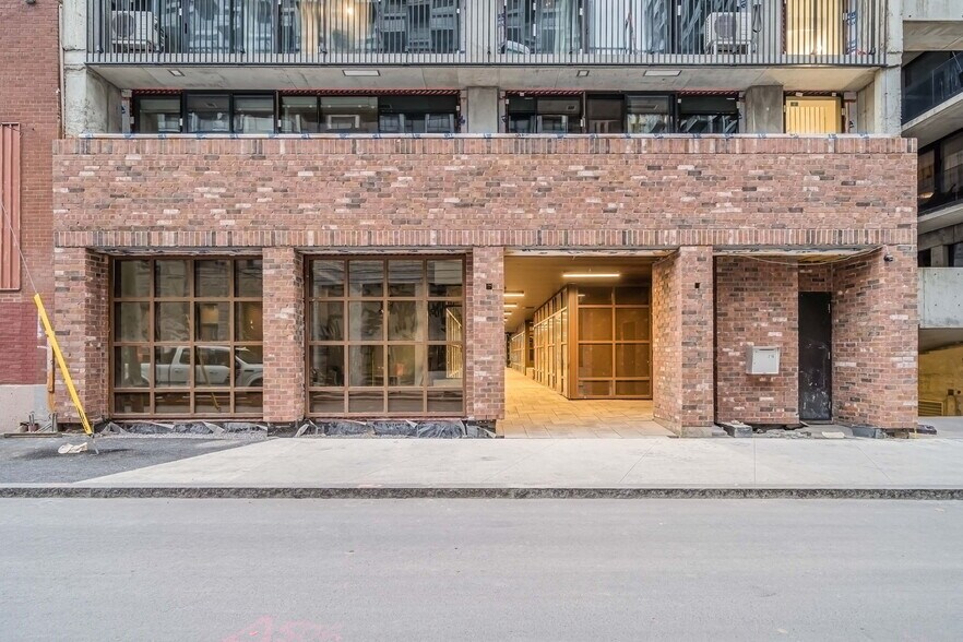 215 Rue Murray, Montréal, QC à louer - Photo du bâtiment - Image 2 de 8