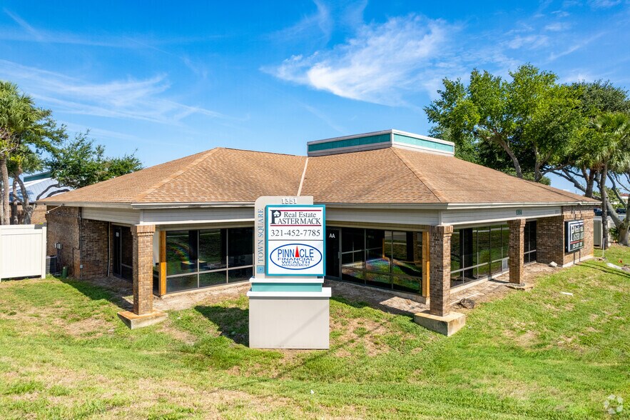 1351 N Courtenay Pky, Merritt Island, FL à louer - Photo du bâtiment - Image 2 de 6