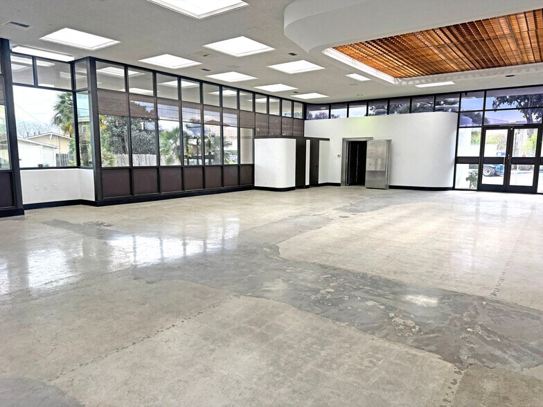 408 E Main St, Santa Maria, CA à vendre - Photo intérieure - Image 2 de 13