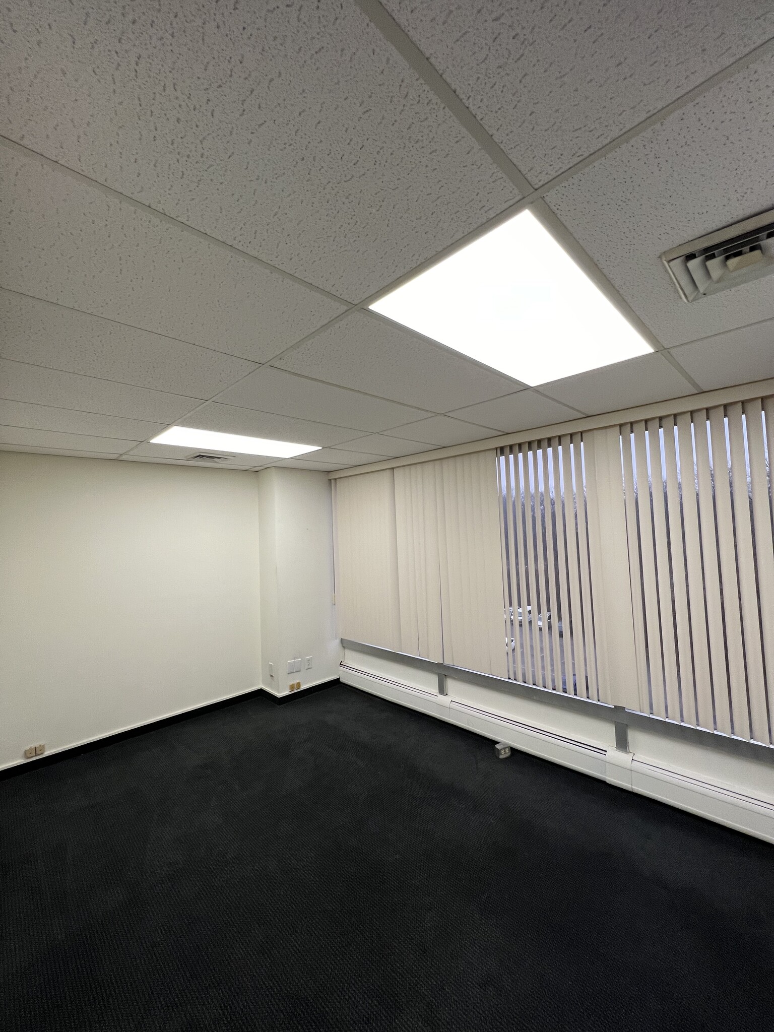 26300 Euclid Ave, Cleveland, OH for lease Interior Photo- Image 1 of 15