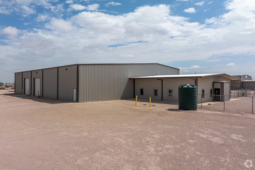 10712 W County Road 77, Midland, TX for lease - Building Photo - Image 2 of 23
