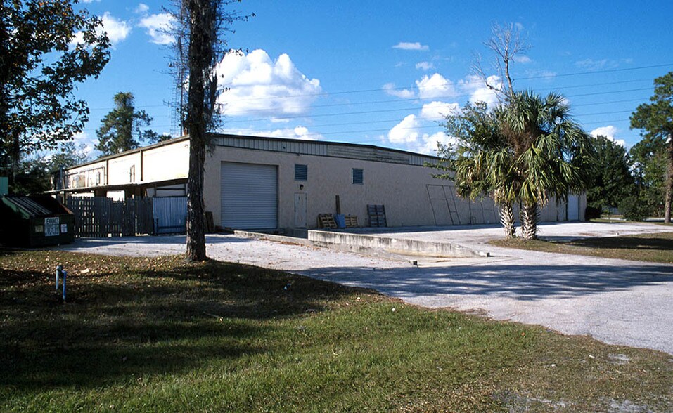 223 Hickman Dr, Sanford, FL à vendre - Photo du bâtiment - Image 3 de 5