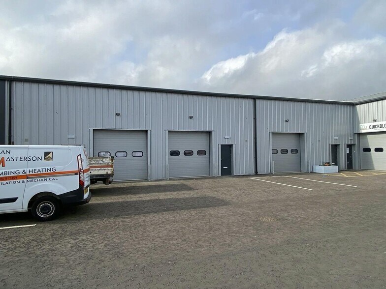 15 Whitehouse Rd, Stirling à louer - Photo du bâtiment - Image 2 de 7