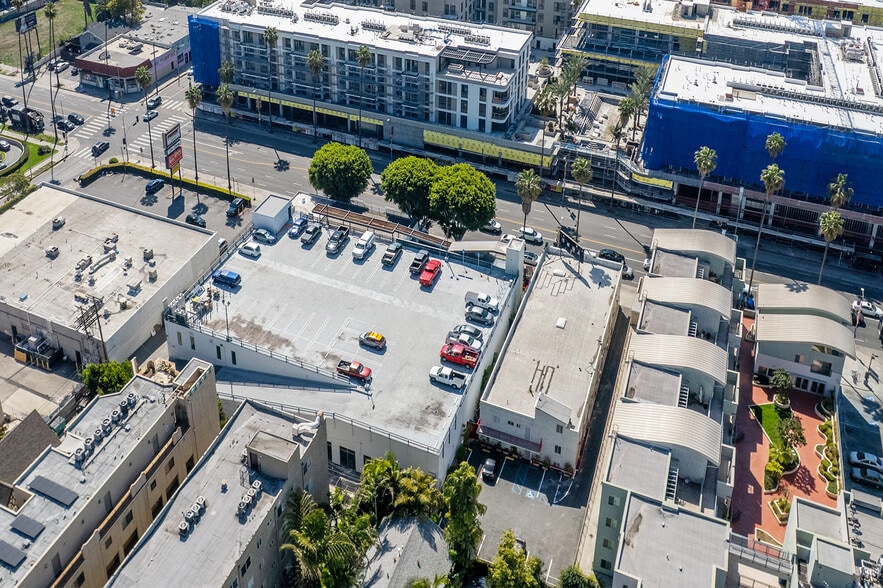 5419 W Sunset Blvd, Los Angeles, CA à vendre - Photo du bâtiment - Image 2 de 15