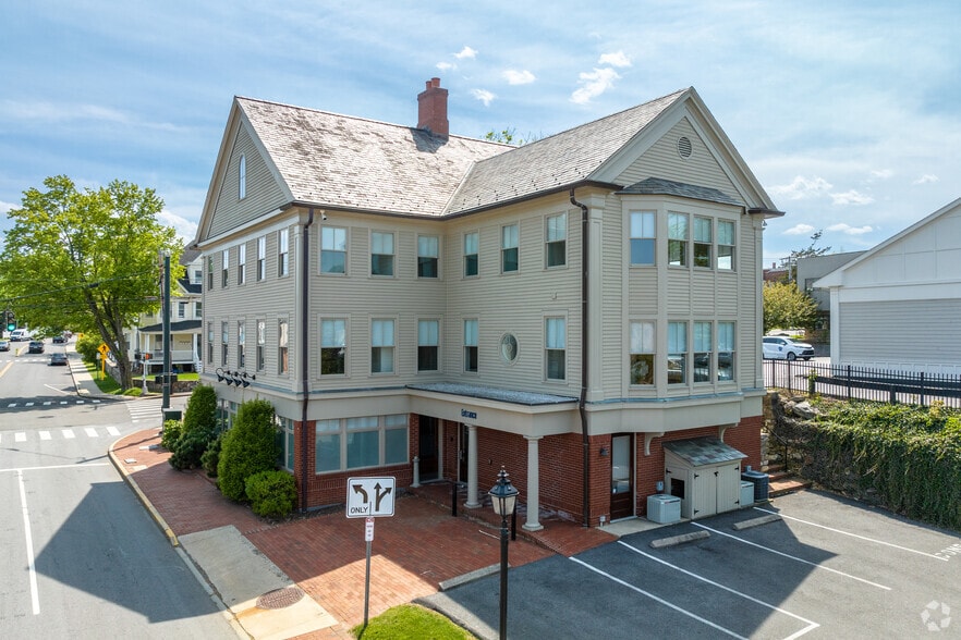 38 East Ave, New Canaan, CT for lease - Building Photo - Image 2 of 6