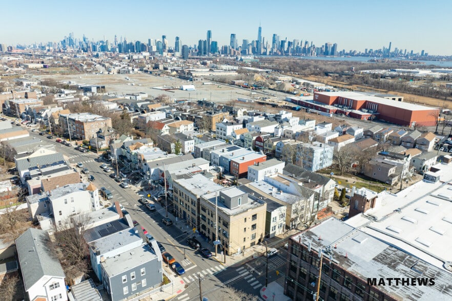 72 Arlington Ave, Jersey City, NJ for sale - Building Photo - Image 2 of 5