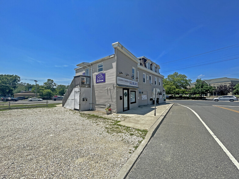 11 N Main St, Manahawkin, NJ à vendre - Photo du bâtiment - Image 3 de 6