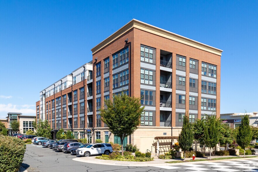 42775 Generation Dr, Ashburn, VA à louer - Photo du bâtiment - Image 2 de 29