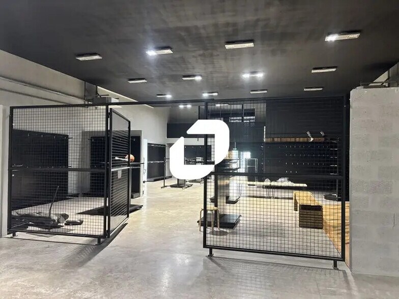 Commerce de détail dans Bordeaux à louer - Photo intérieure - Image 3 de 14