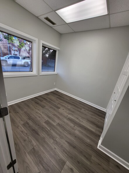 704 Main St, West Point, VA for lease - Interior Photo - Image 3 of 15