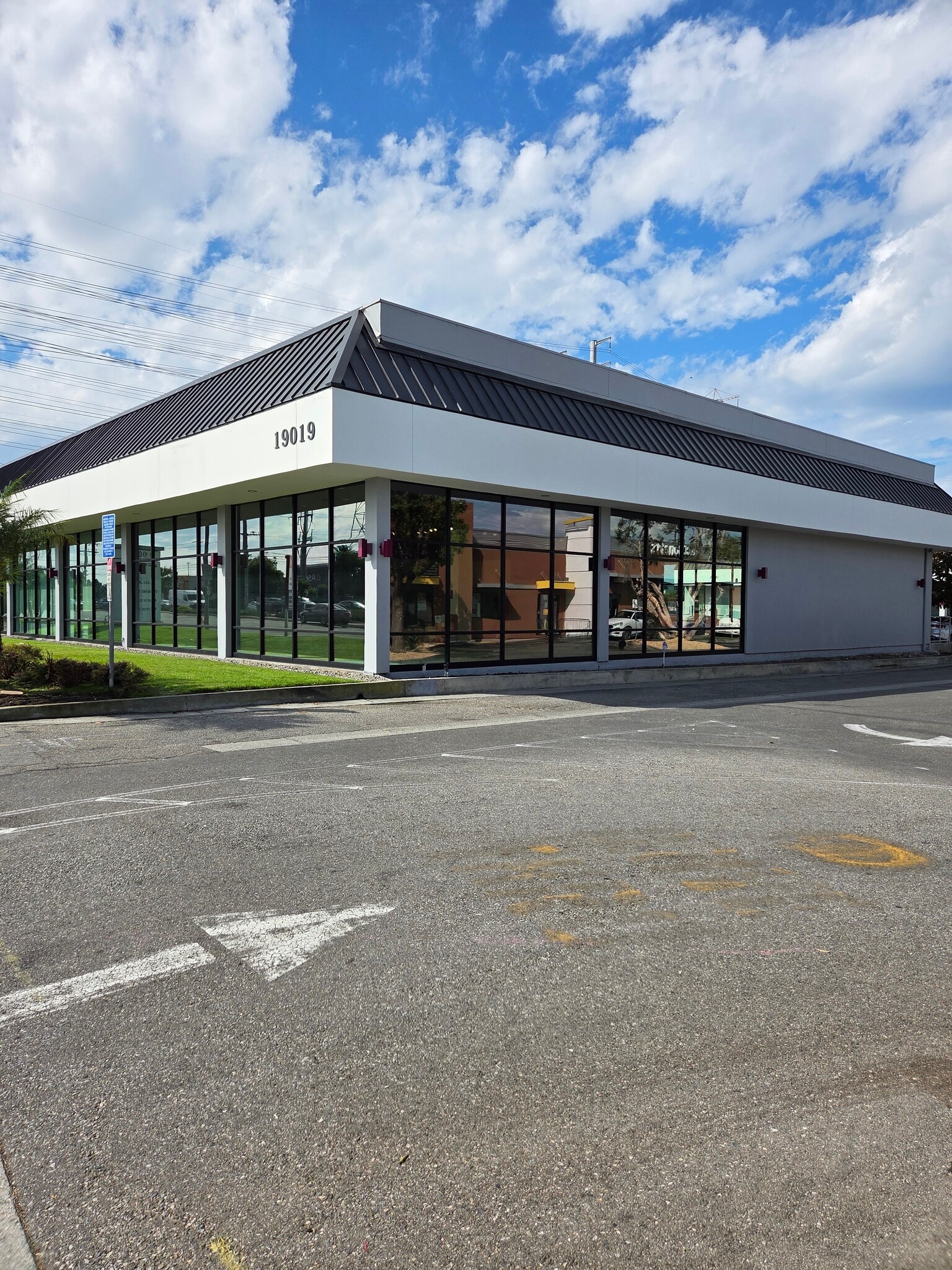 19009-19019 Hawthorne Blvd, Torrance, CA for lease Interior Photo- Image 1 of 3