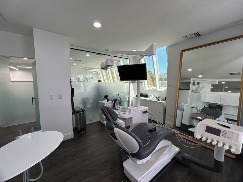 421 N Rodeo Dr, Beverly Hills, CA for lease - Interior Photo - Image 3 of 11