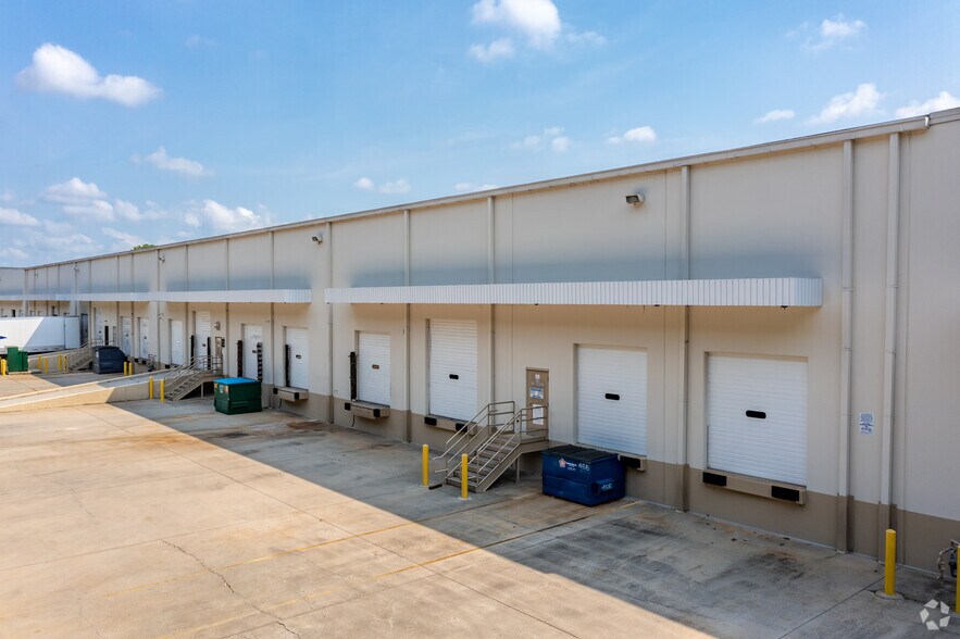 1750 Breckinridge Pky, Duluth, GA à louer - Photo du bâtiment - Image 2 de 4