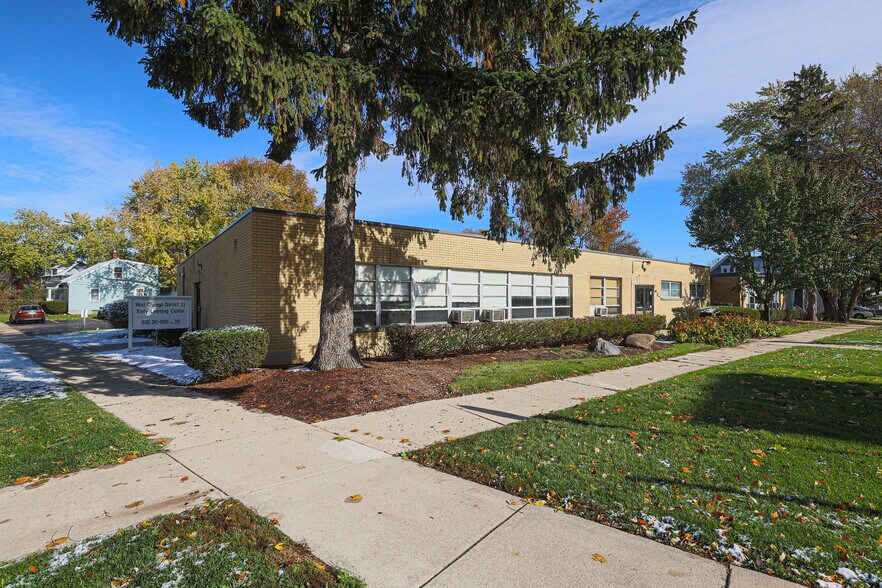 331 George St, West Chicago, IL à vendre - Photo du bâtiment - Image 3 de 34