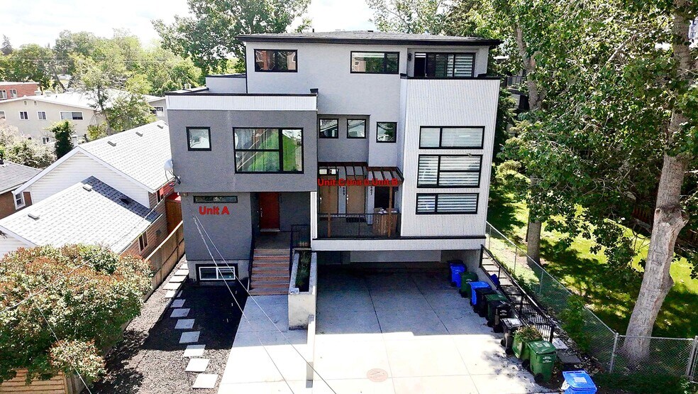 613 3rd Ave NE, Calgary, AB à vendre - Photo du bâtiment - Image 1 de 42