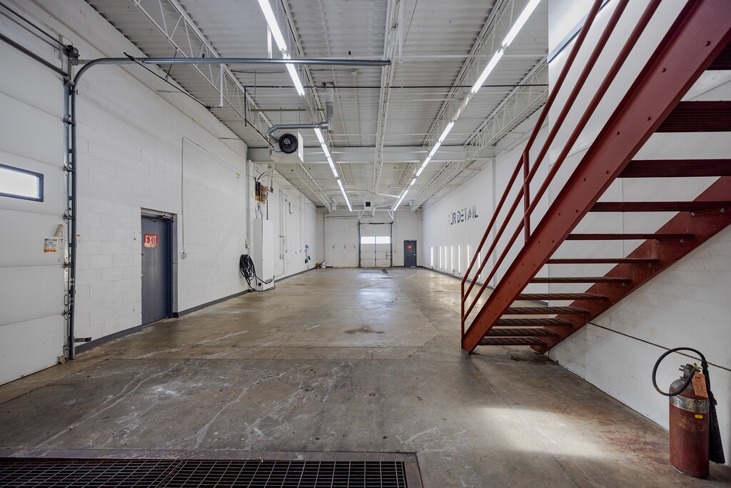 11940 12th Ave S, Burnsville, MN for lease Interior Photo- Image 1 of 24