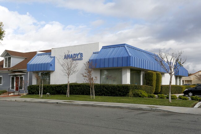 More details for 128 N Juanita St, Hemet, CA - Retail for Sale