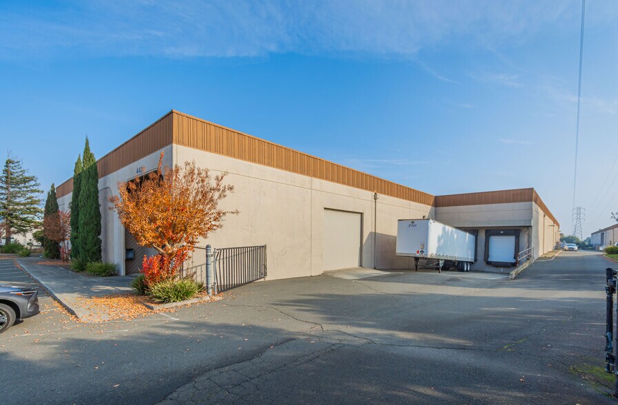 440 Watt Dr, Fairfield, CA for sale - Building Photo - Image 2 of 17