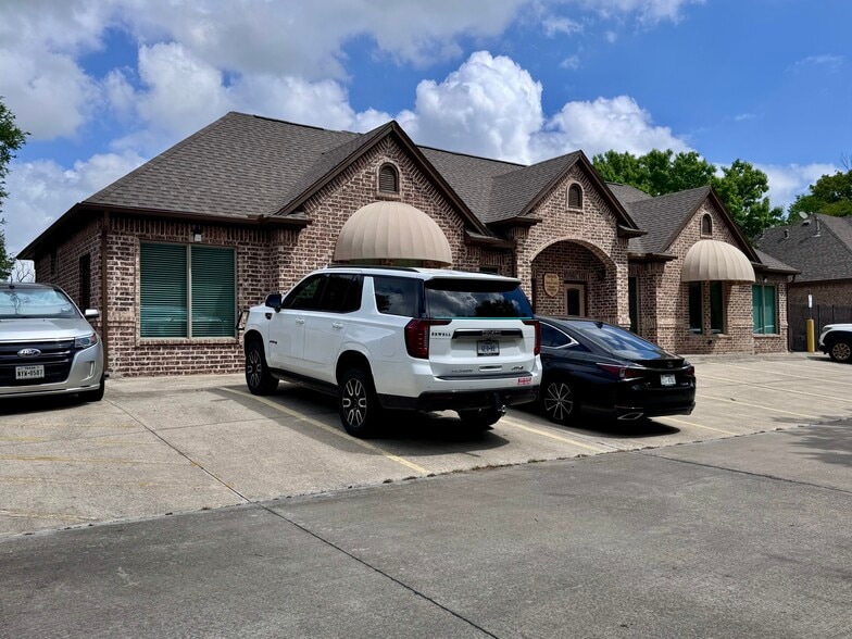 753 Lonesome Dove Trl, Hurst, TX for sale - Building Photo - Image 3 of 3