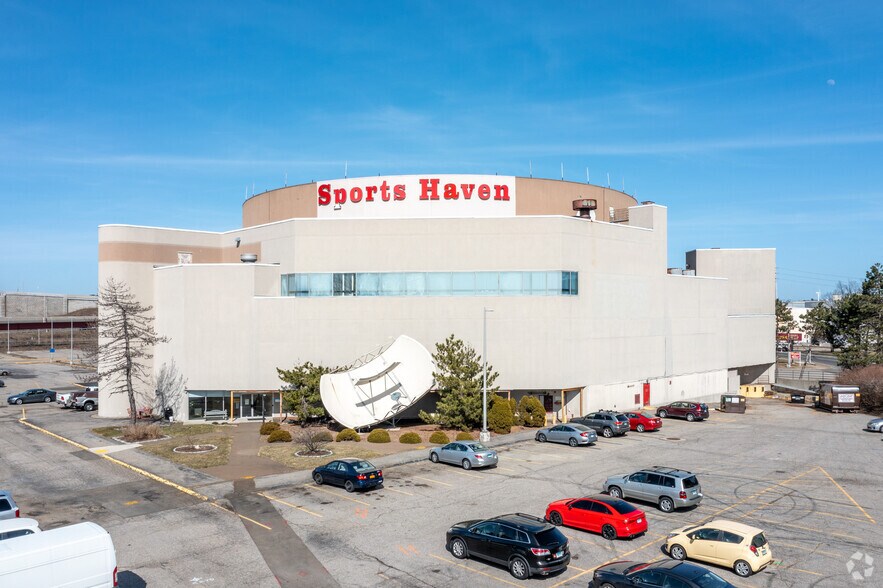 600 Long Wharf Dr, New Haven, CT à louer - Photo du bâtiment - Image 3 de 12