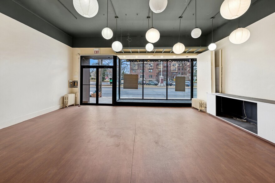 587-621 E Boston Post Rd, Mamaroneck, NY à louer - Photo du bâtiment - Image 2 de 9