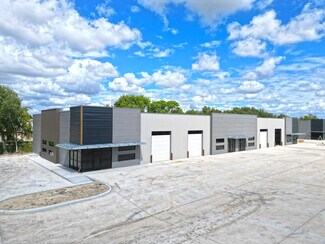 Plus de détails pour 5279 N Main St, Baytown, TX - Industriel à louer