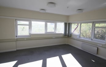 Tything Rd East, Alcester for lease Interior Photo- Image 1 of 4