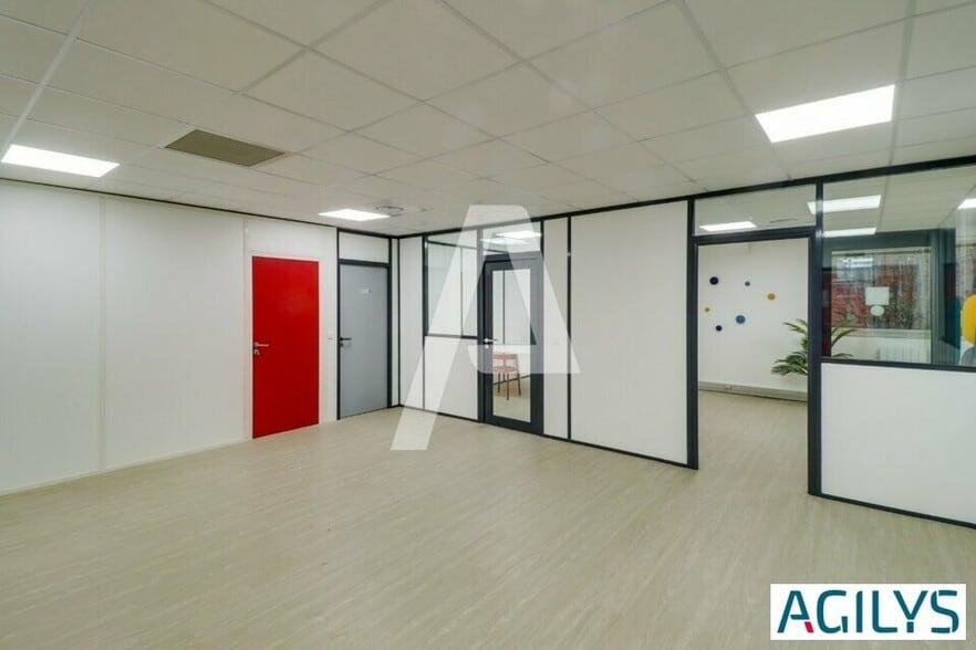 3-7 Avenue Des Frères Lumiers, Villiers-sur-Marne for lease - Interior Photo - Image 3 of 8