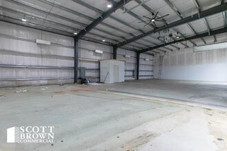 1651 Hill Ln, Little Elm, TX for lease Interior Photo- Image 2 of 6
