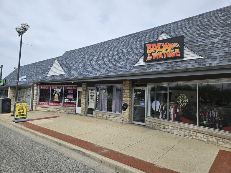 5370 W 95th St, Oak Lawn, IL for sale - Building Photo - Image 2 of 5