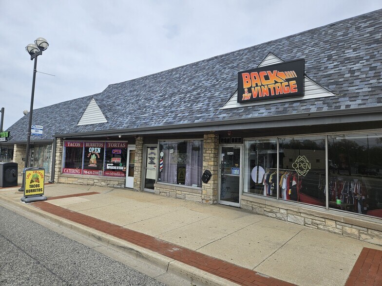 5370 W 95th St, Oak Lawn, IL à vendre - Photo du bâtiment - Image 2 de 5